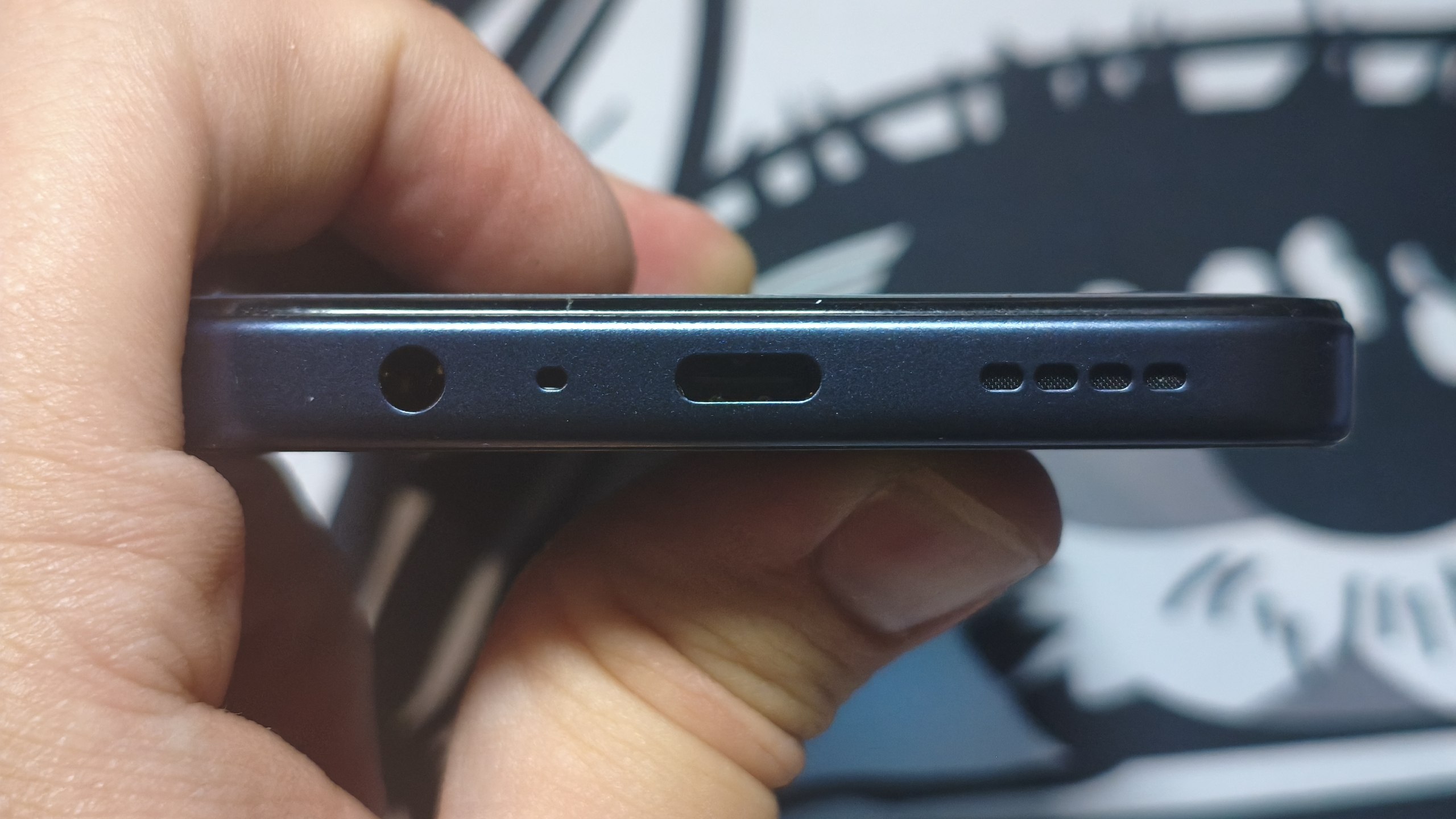 Разъём 3.5 мм, Type-C и динамик realme C100x